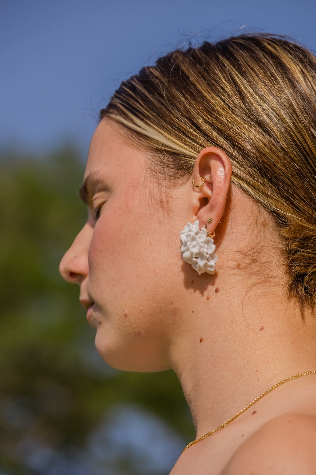 PENDIENTES AKROPORA BLANCAS